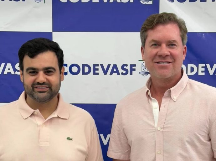 Obras de pavimentação com investimentos federais garantidos por Marx Beltrão avançam e transformam a mobilidade urbana em Coruripe