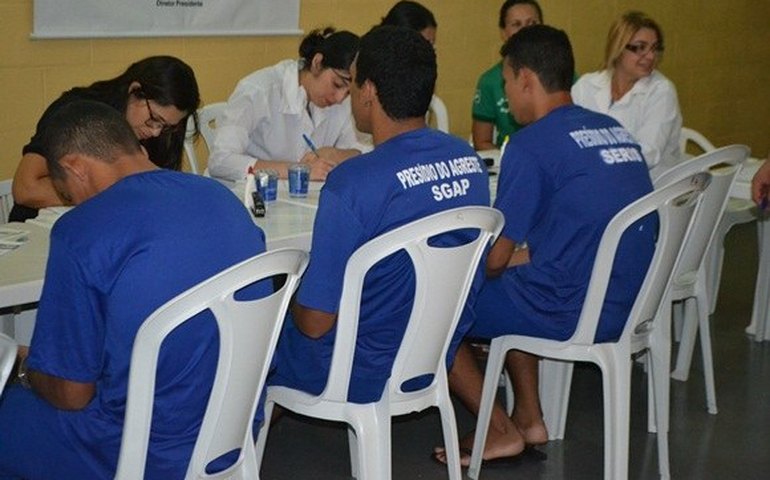 Custodiados do Presídio do Agreste participam de mutirão de emissão de RG