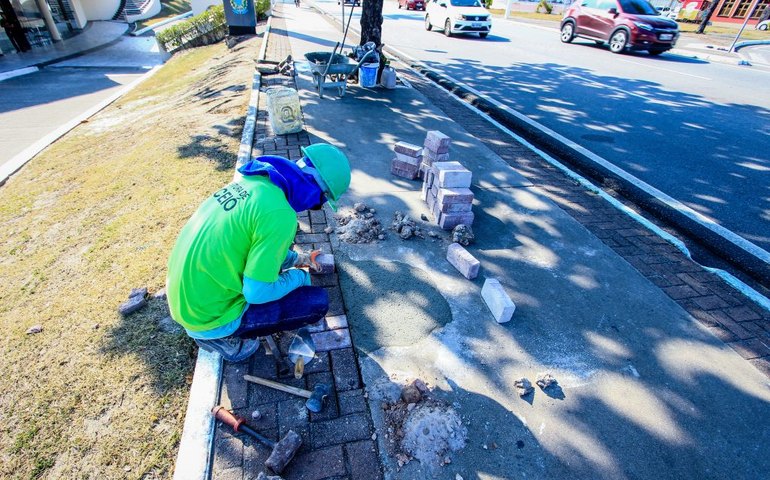 Prefeitura executa obras no entorno do Memorial à República