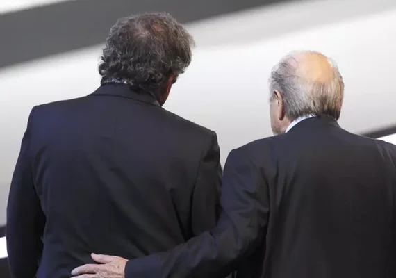 Blatter e Platini são absolvidos em caso de corrupção