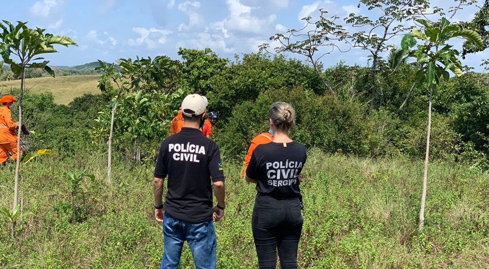Polícia Civil e bombeiros militares compuseram a equipe de remoção do corpo do adolescente de poço. / Foto: Foto: Assessoria de comunicação da Secretaria de Estado da Segurança Pública (SSP) de Sergipe