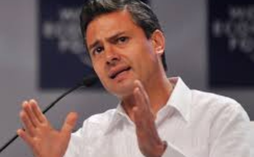 Presidente mexicano anuncia estímulos à economia e promete combater a corrupção