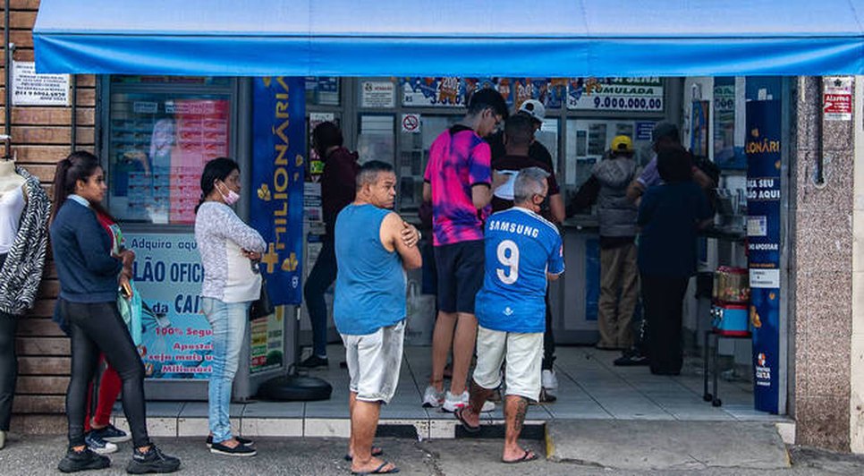 Acumulada há oito sorteios, Mega-Sena sorteia R$ 75 milhões nesta terça-feira / Foto: Foto: Edu Garcia/R7