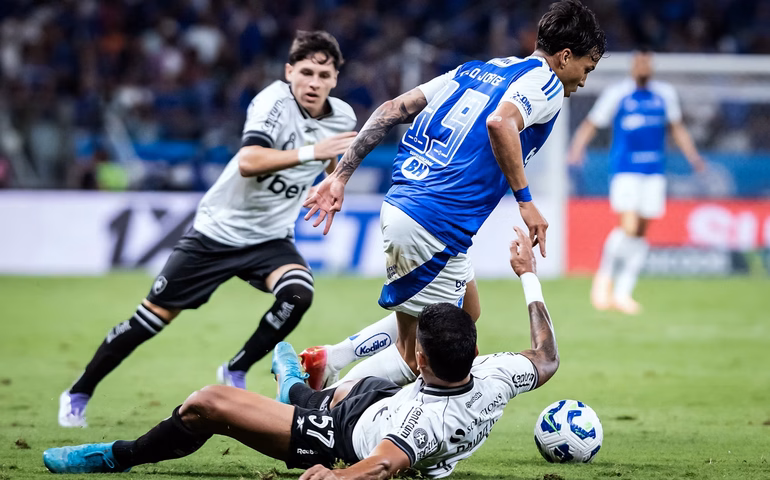 Cruzeiro e Flamengo lideram a seleção masculina do Bola de Prata; conheça o time completo