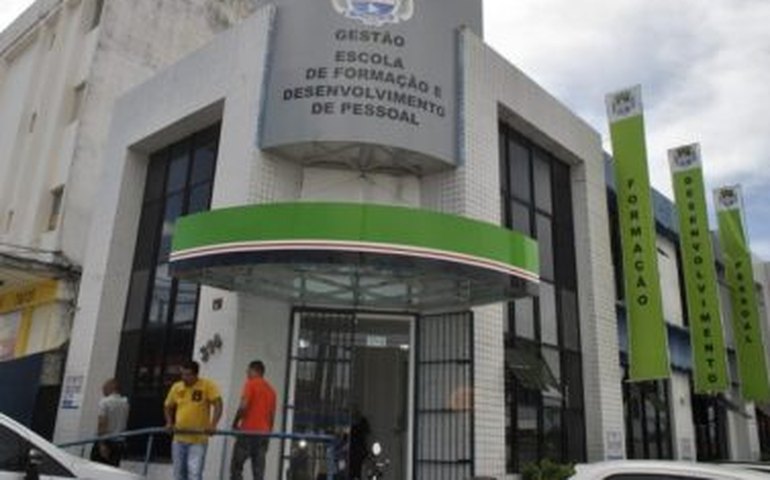 Prefeitura promove discussão sobre dependência química para servidores