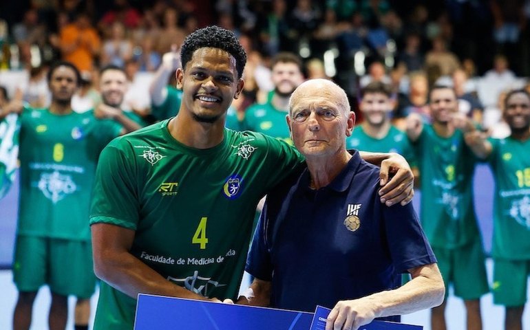 Atleta revelado na rede estadual disputa Mundial de Handebol com a Seleção Brasileira