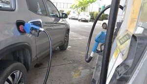 Petrobras anuncia redução de R$ 0,12 na gasolina e aumento de R$ 0,25 no diesel; confira novos valores