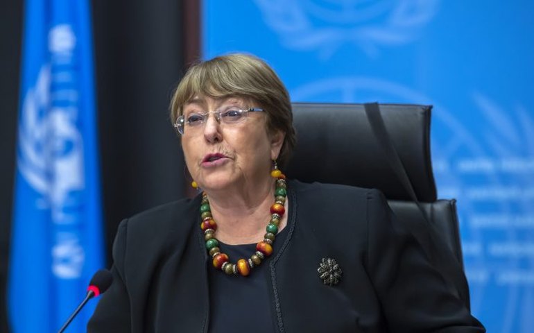 'Democracia está falhando ao não produzir resultado esperado na AL', diz Bachelet