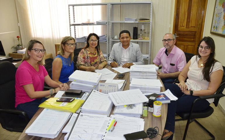 Prefeitura de Palmeira realizará compra inédita de móveis para a rede municipal de ensino público