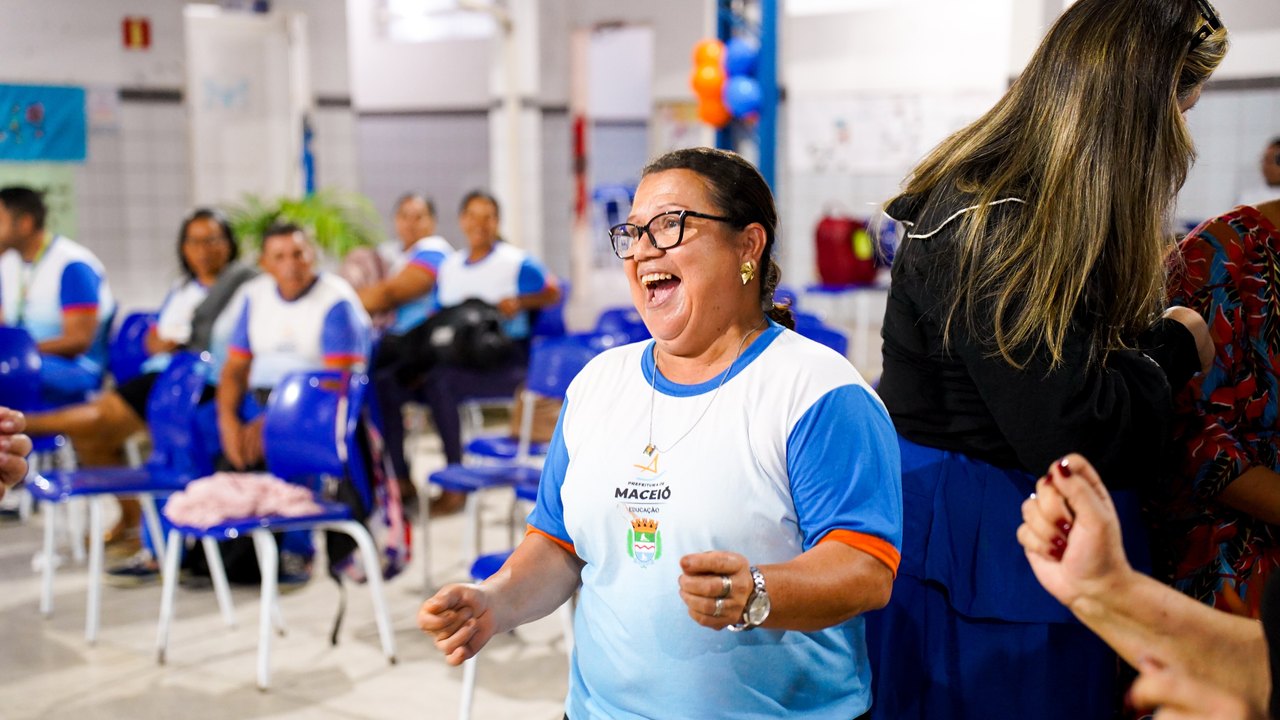 Alunos da Educação de Jovens e Adultos da Escola Municipal Nise da Silveira celebram Dia do Estudante