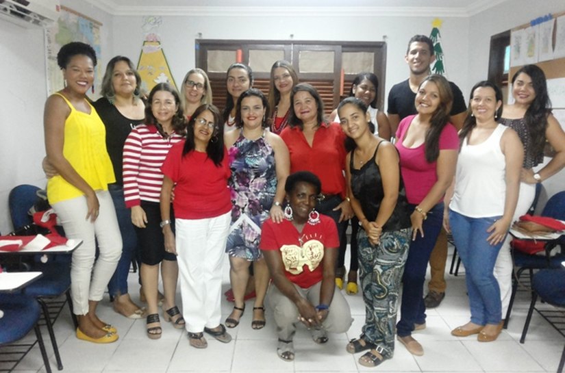 Profissionais da Semas aprendem a se comunicar com surdos