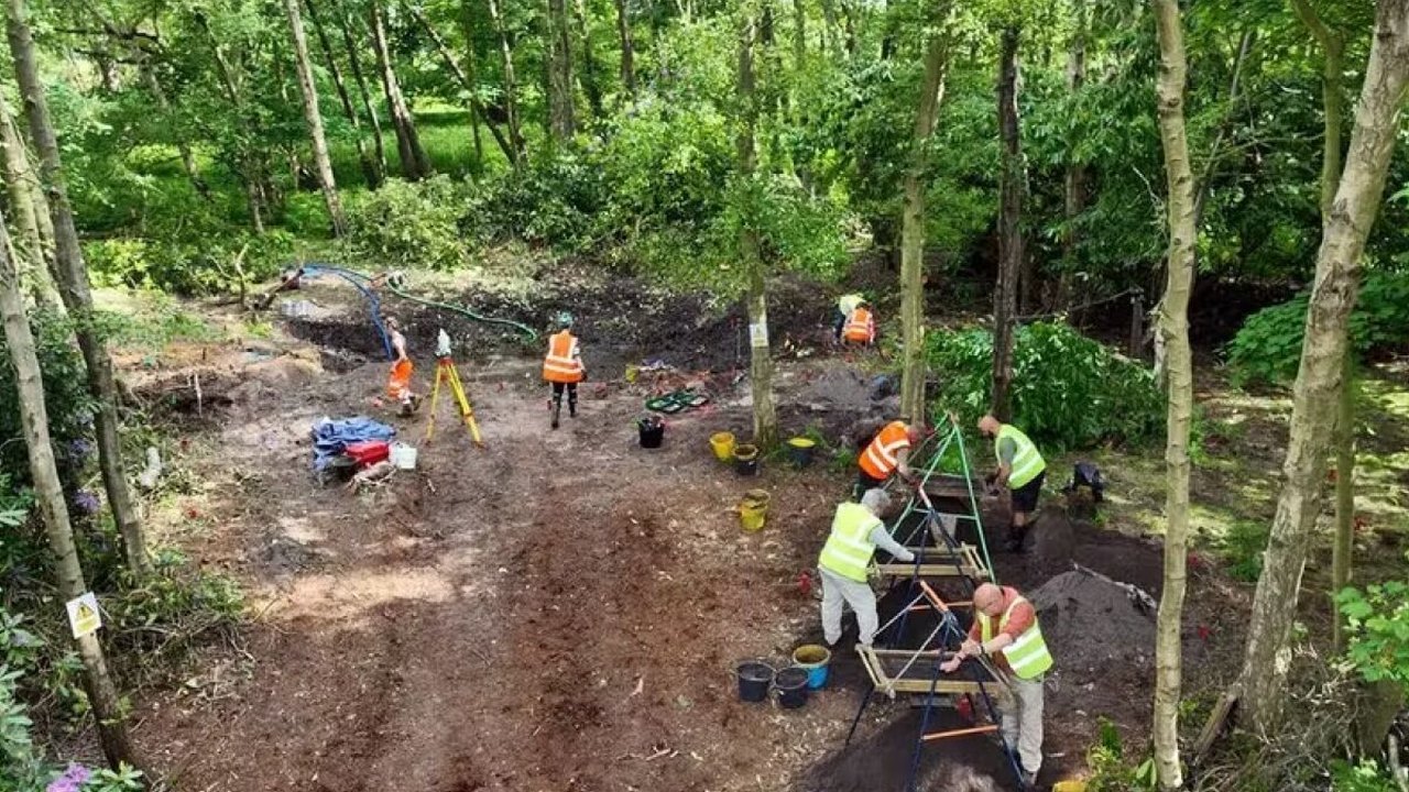 'Nenhum homem para trás': arqueologistas britânicos procuram piloto que morreu na Segunda Guerra Mundial