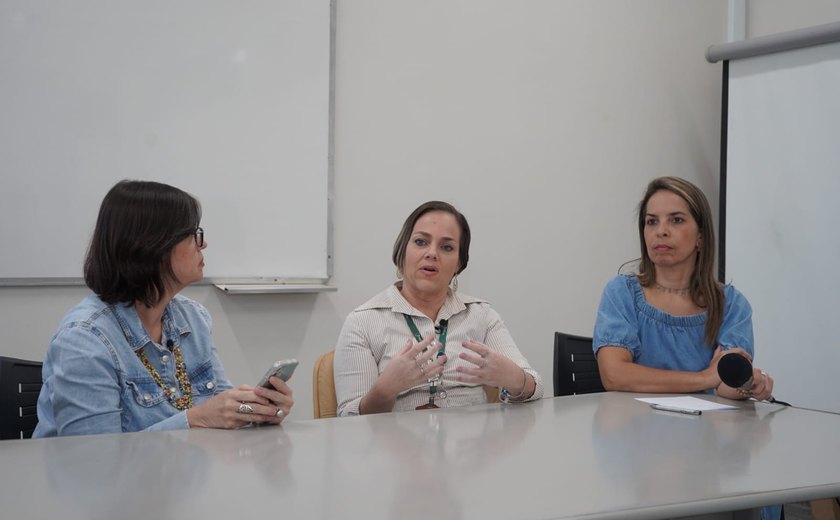 Servidora do TRE/AL participa de roda de conversa  sobre desinformação na UFAL