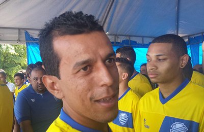 Didira exalta o ambiente do CSA: ‘muito bom’