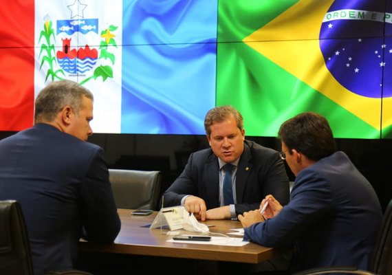 Febre Aftosa: secretário Maykon Beltrão solicita mais vacinas para AL em reunião no Mapa