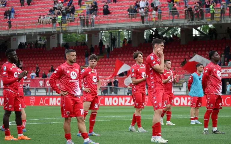 Família Berlusconi conclui venda do Monza para fundo americano