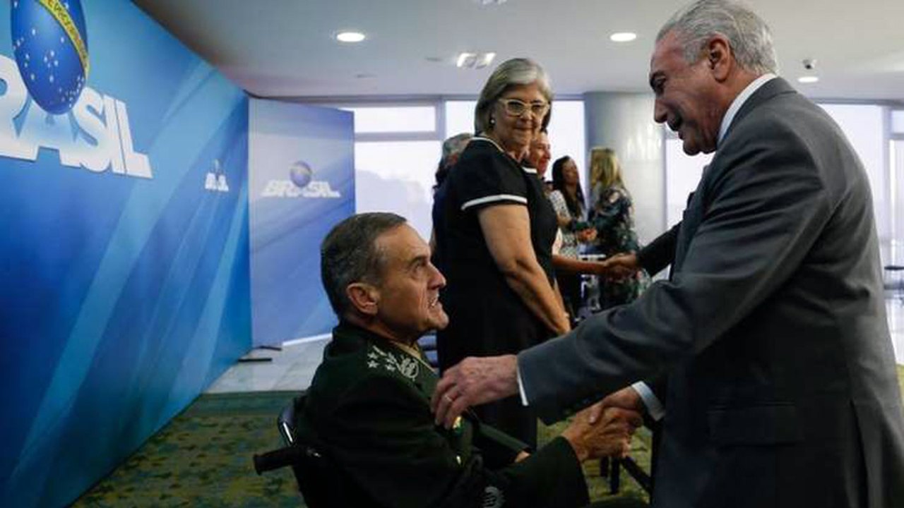 ‘Exército é o mesmo de 1964, mas circunstâncias mudaram’, diz comandante sobre pedidos de intervenção militar