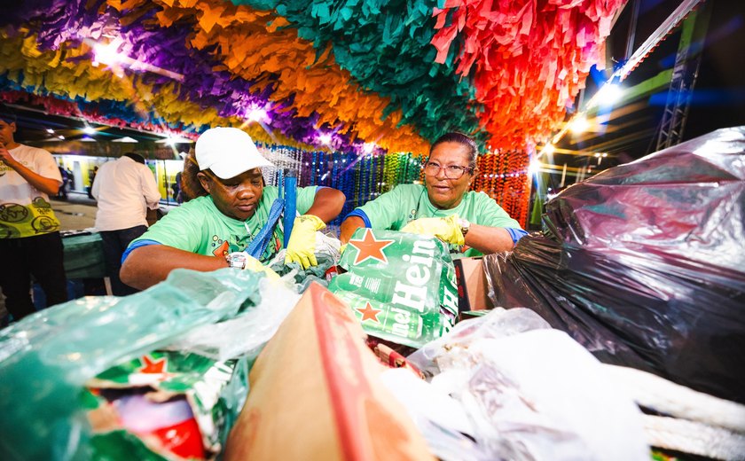 Garis e catadores voltam ao Verão Massayó com ações de limpeza e coleta seletiva