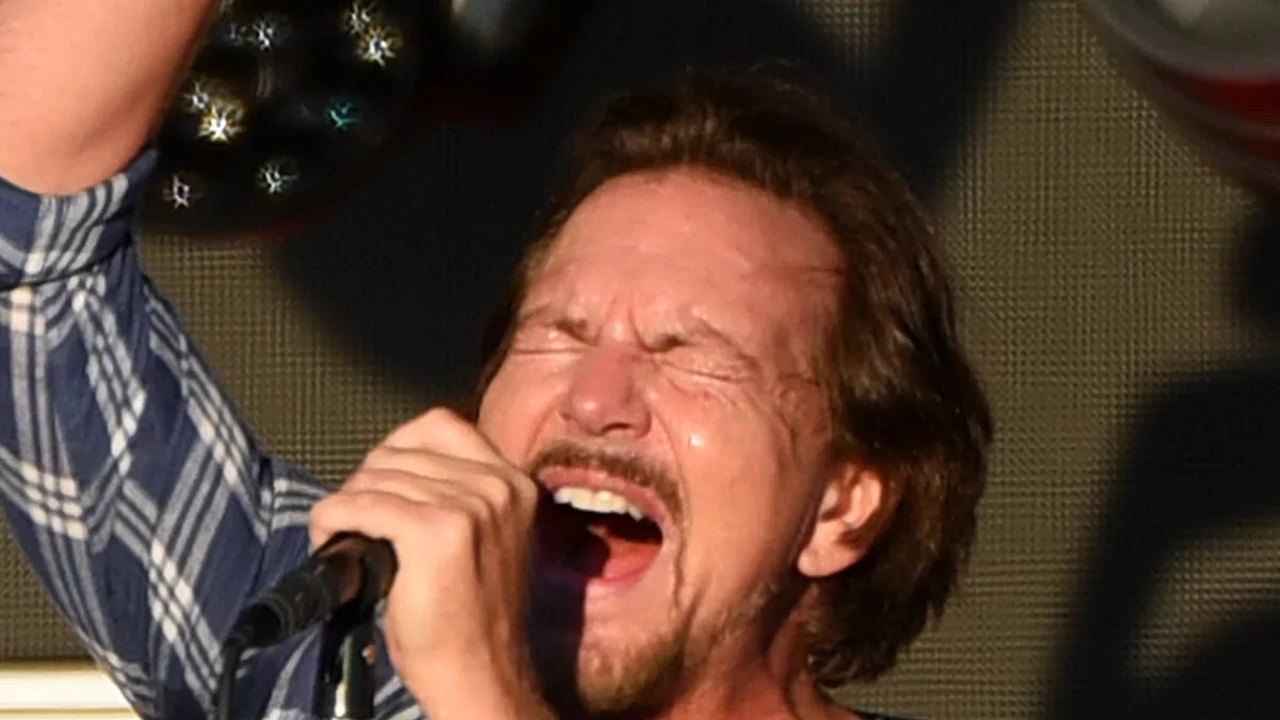 Eddie Vedder, do Pearl Jam, perde a voz devido ao calor na Europa