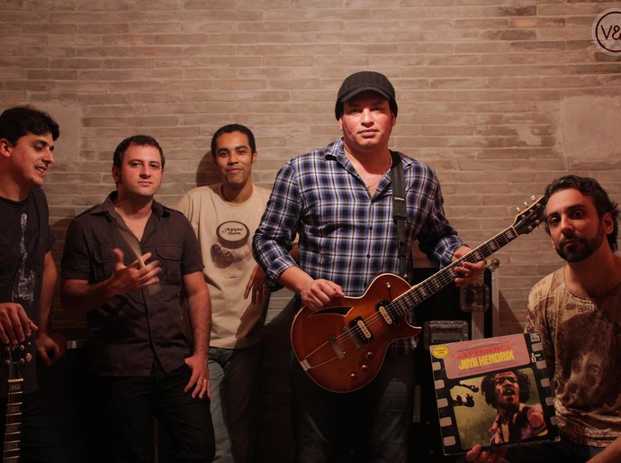 Quintas no Poço: Som de Vinil toca sucessos de Cazuza na quinta-feira, 28