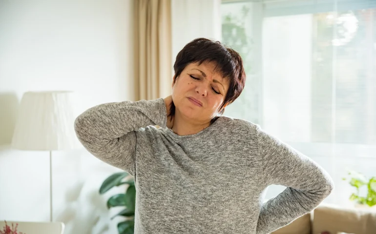 Fibromialgia: sintomas e tratamento da condição que em 70% dos casos afetam mulheres