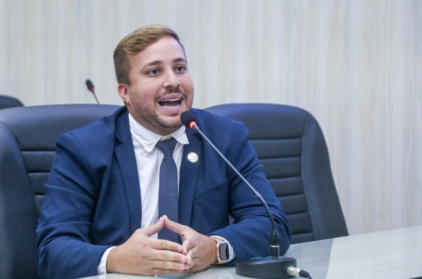 Câmara vai investigar ataques homofóbicos contra vereador Rodolfo Barros