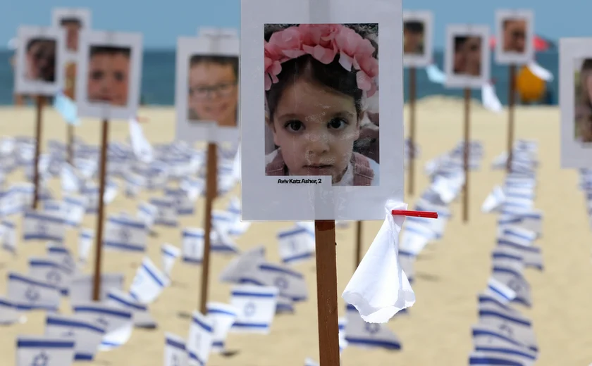 Um mês após ataque do Hamas, ato no Rio homenageia vítimas de Israel