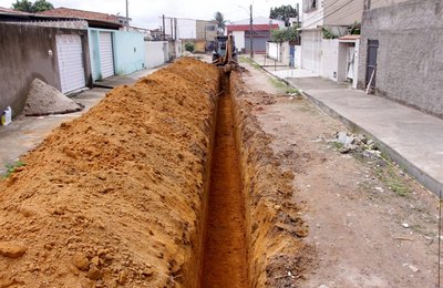 Prefeitura inicia obras no sistema de drenagem em dois bairros de Maceió