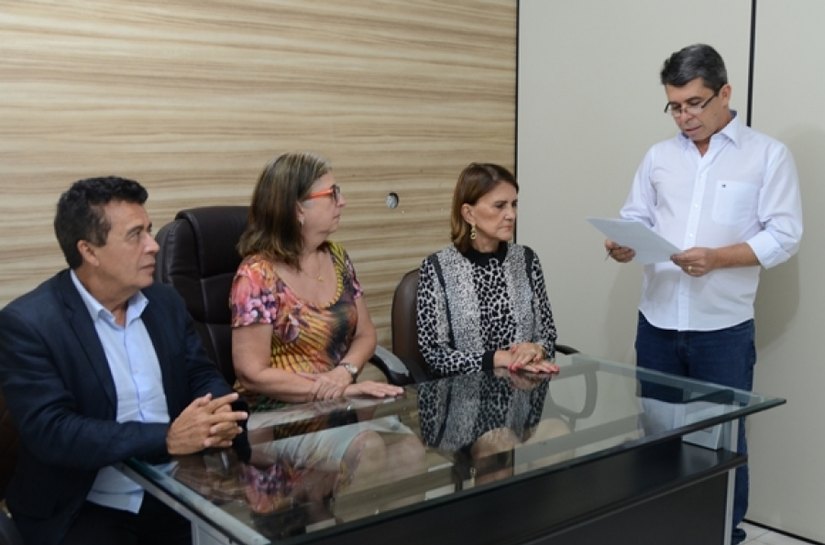 Rozangela Wyszomirska empossa novo secretário executivo de Gestão Interna