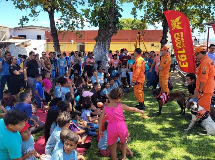 Corpo de Bombeiros inicia programação especial para a Semana da Criança