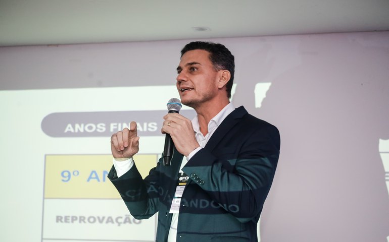 Marcos Beltrão destaca uso de tecnologia na educação de Coruripe durante Fórum de Cidades Digitais e Inteligentes