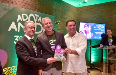 Adotar é amor: Luciano Barbosa destaca união de instituições em projeto de acolhimento social
