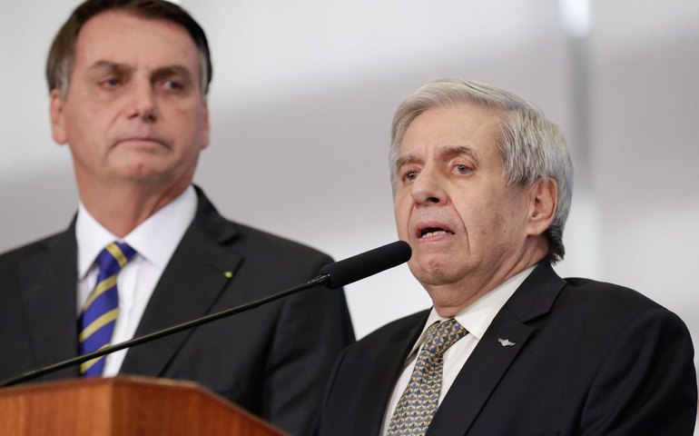 STF determina perícia da PF para avaliar Alzheimer de Augusto Heleno antes de decidir sobre prisão domiciliar