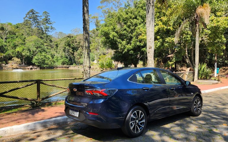Chevrolet Onix Plus 2026 reafirma liderança entre os sedãs compactos