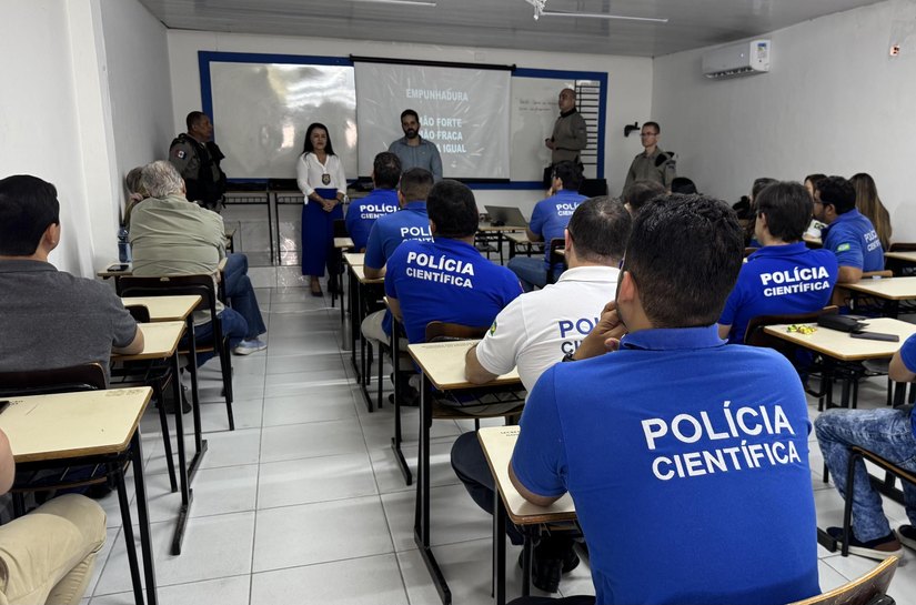 Peritos médicos legais e odontolegistas participam de instrução de tiro