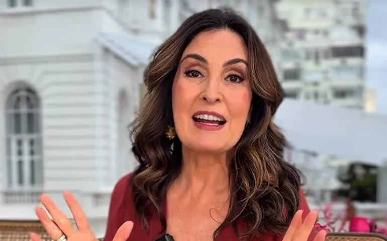 Fátima Bernardes recebe elenco de 'Tudo é Justo' para brunch