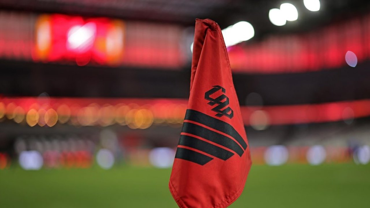 Athletico confirma grave lesão de lateral-esquerdo