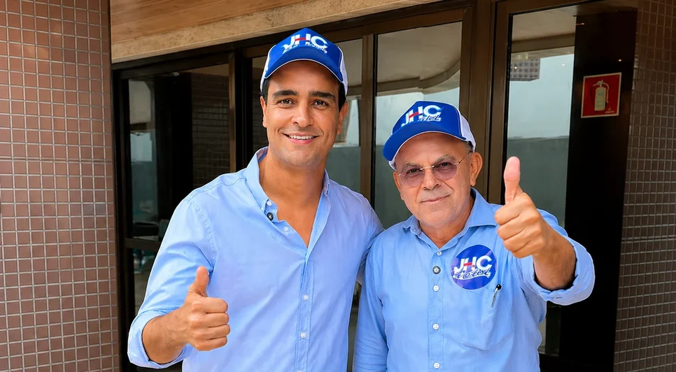 Gilvan barros ao lado de jhc. Fonte: Internet
