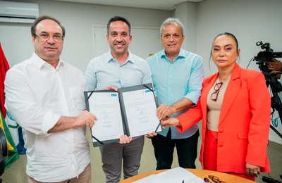 Governador assina ordens de serviço que vão levar benefícios para Arapiraca e Jequiá da Praia