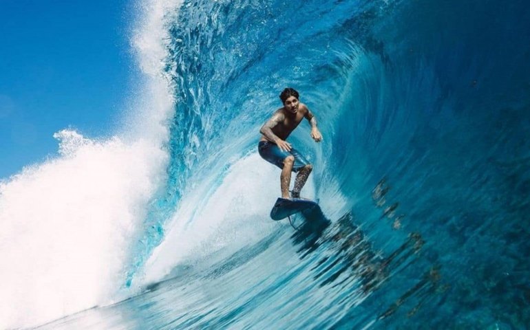 Após 8 meses, Gabriel Medina volta com vitória na Liga Mundial de Surfe