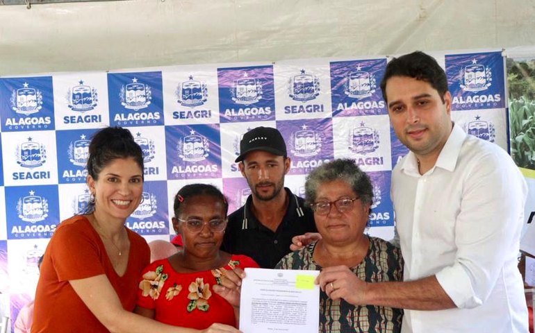 Em parceria com a SEAGRI, Prefeitura de Santana do Mundaú entrega kits de irrigação à comunidades quilombolas