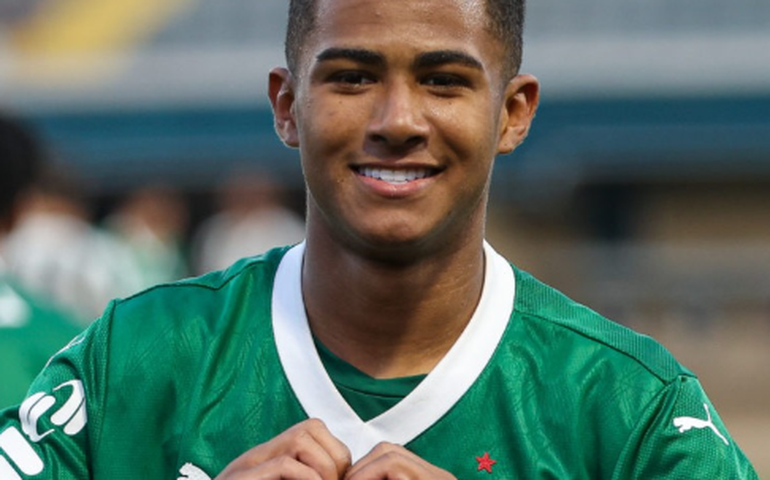 Palmeiras supera pênalti perdido, é campeão brasileiro Sub-20 no aniversário e mantém hegemonia
