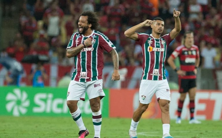 Fluminense goleia Flamengo e conquista o bicampeonato carioca