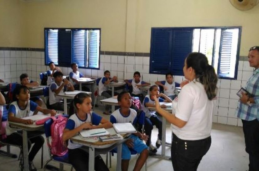 Campanha vai incentivar troca de armas de brinquedo por livros educativos