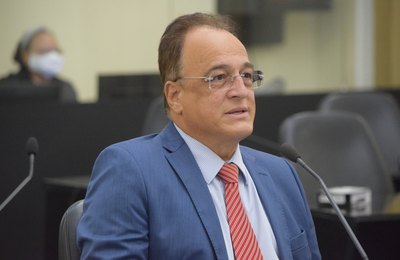 Galba Novaes solicita implantação de cartório no IML de Maceió