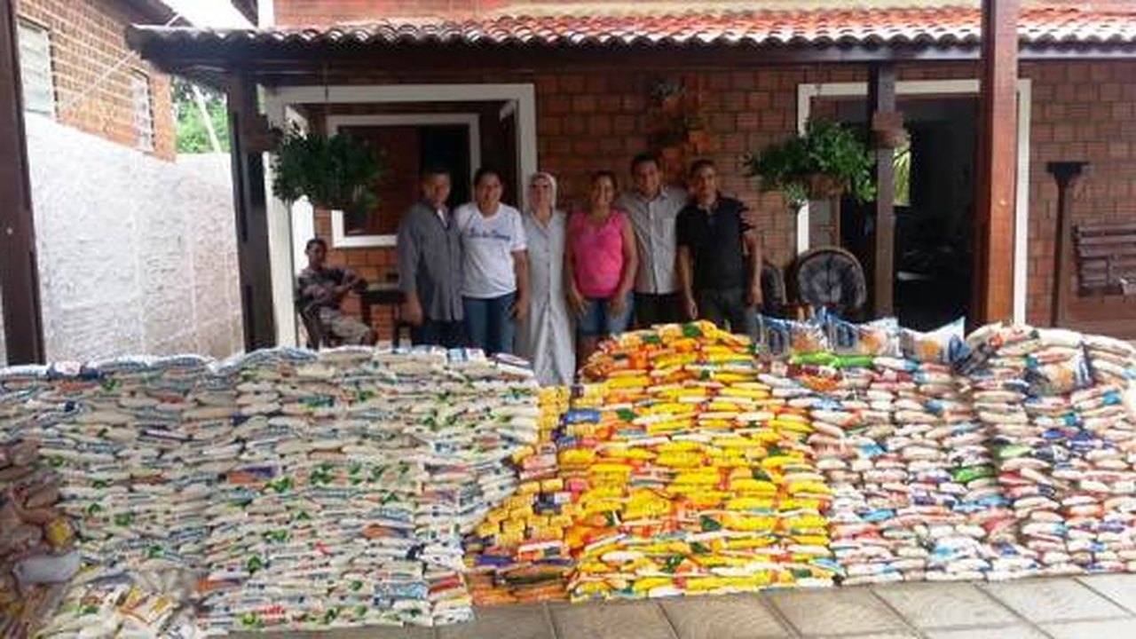 Os Tabaqueiros arrecadam três toneladas de alimentos e doam para instituições