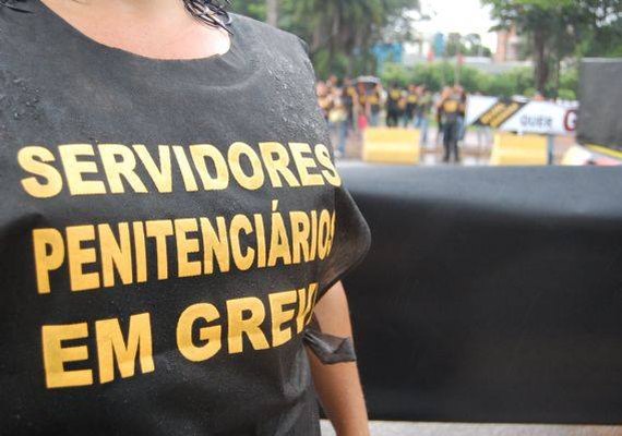 Agentes penitenciários entram em greve nesta segunda-feira