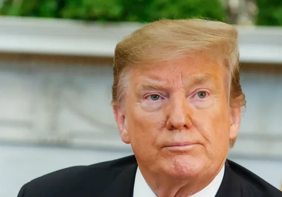 Economista vencedor do Nobel detona Trump por tarifas contra o Brasil: “Diabólico e megalomaníaco”