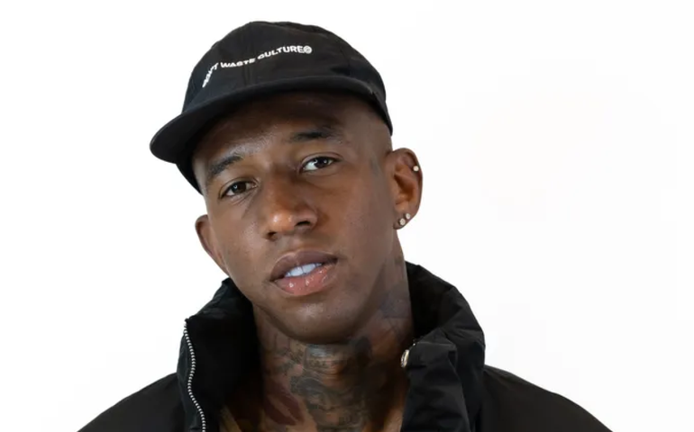 Companheiro de CR7 e Mané, Talisca aproveita férias para fazer shows como cantor no Brasil