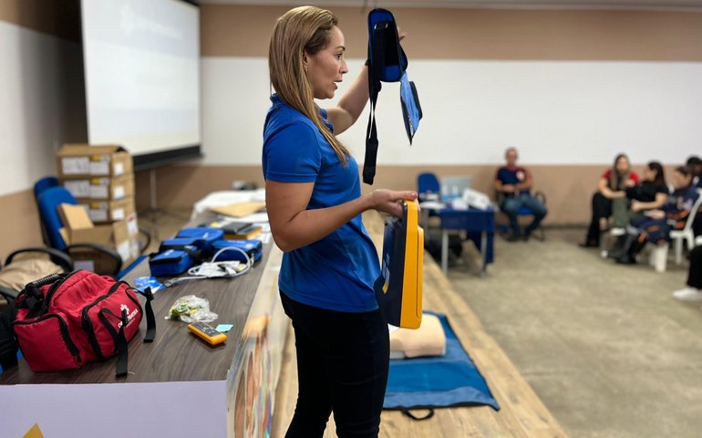 Sesau realiza treinamento para uso de Desfibrilador Externo Automático